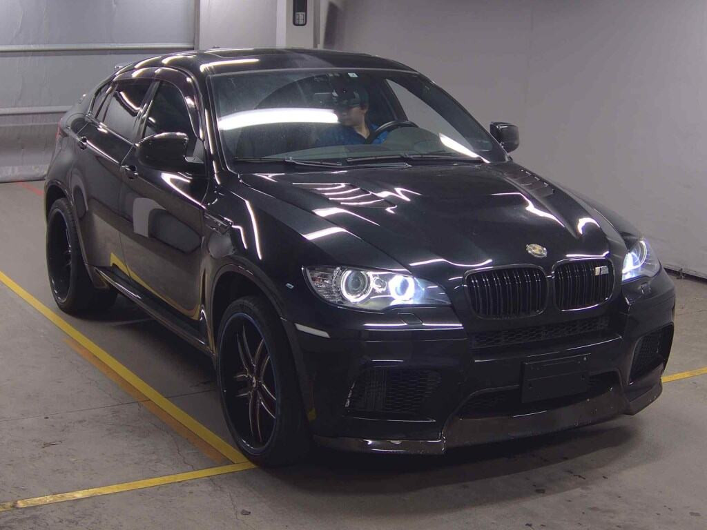 BMW X6 M 2010 z aukcji japońskiej