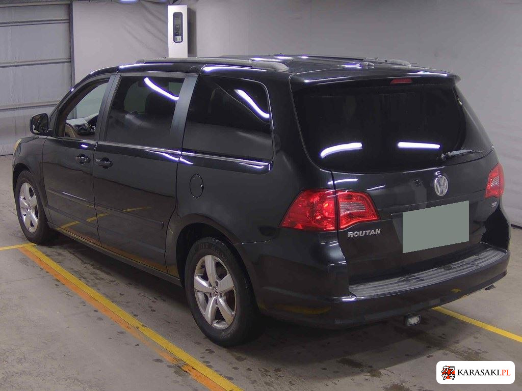 2012 Volkswagen Routan 2