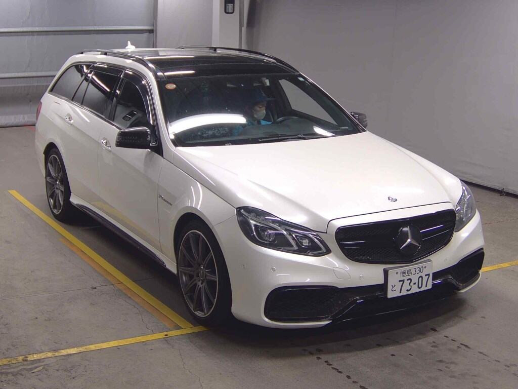 Mercedes Benz E-Class Stationwagon 2014 z aukcji japońskiej