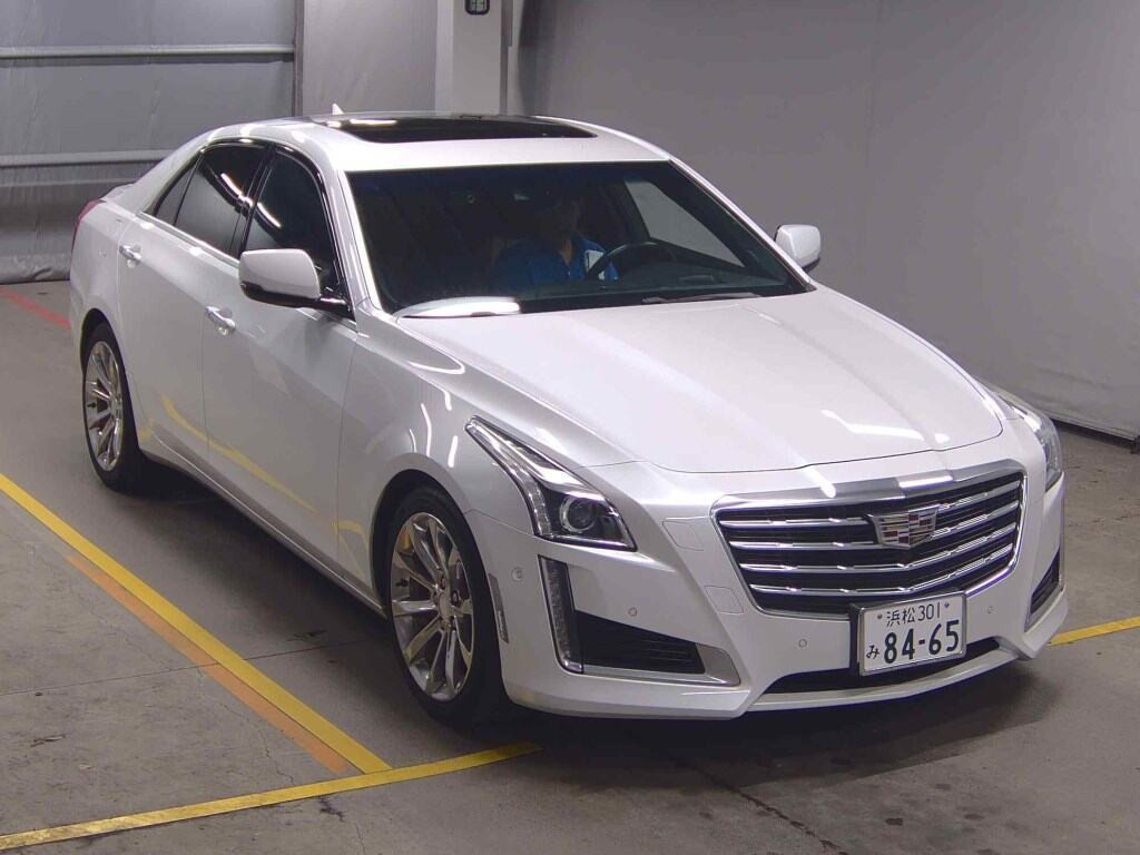 Cadillac CTS 2019 z aukcji japońskiej