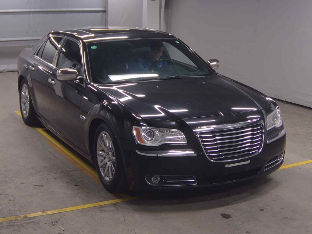 Chrysler 300 2011 z aukcji japońskiej