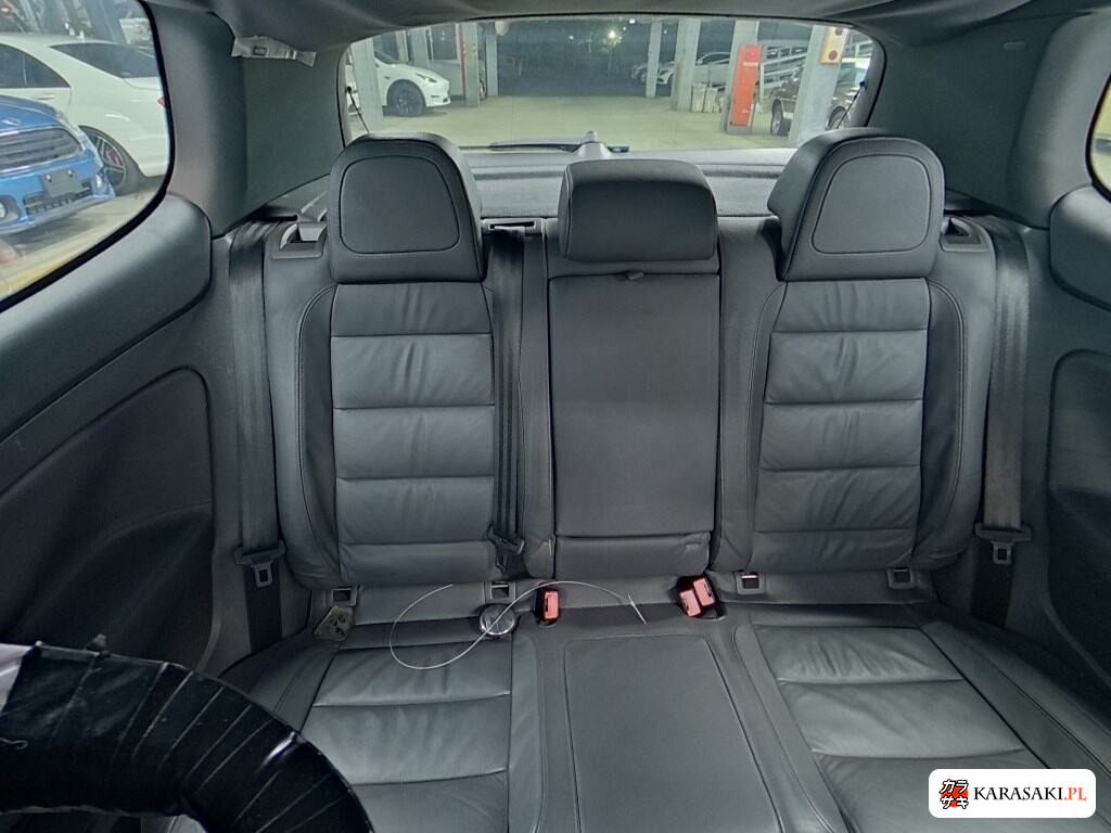 2007 Volkswagen Golf 3D 4WD R32 6