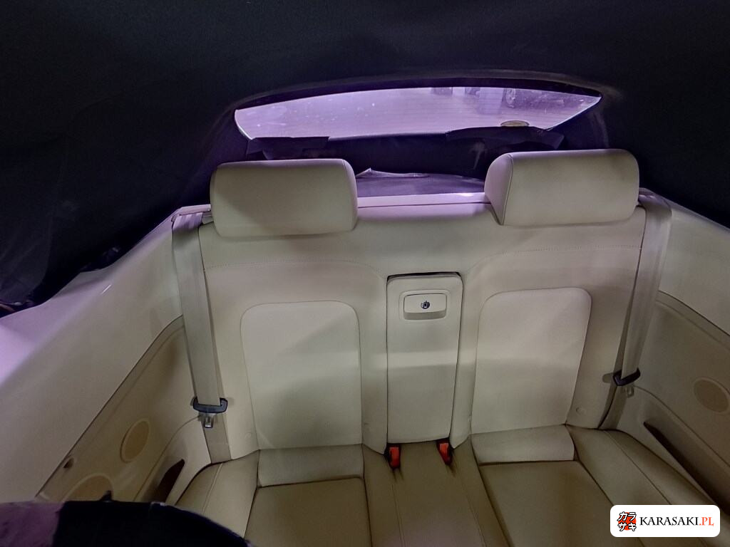 2011 Volkswagen New Beetle Cabriolet 6
