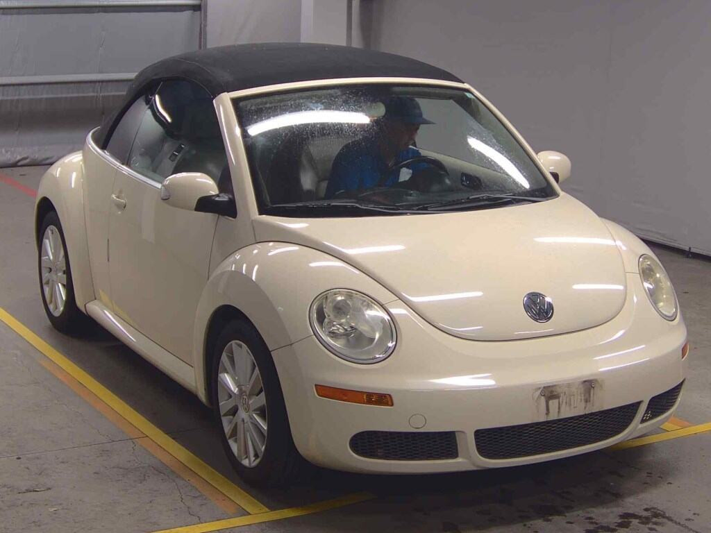 Volkswagen New Beetle Cabriolet 2011 z aukcji japońskiej