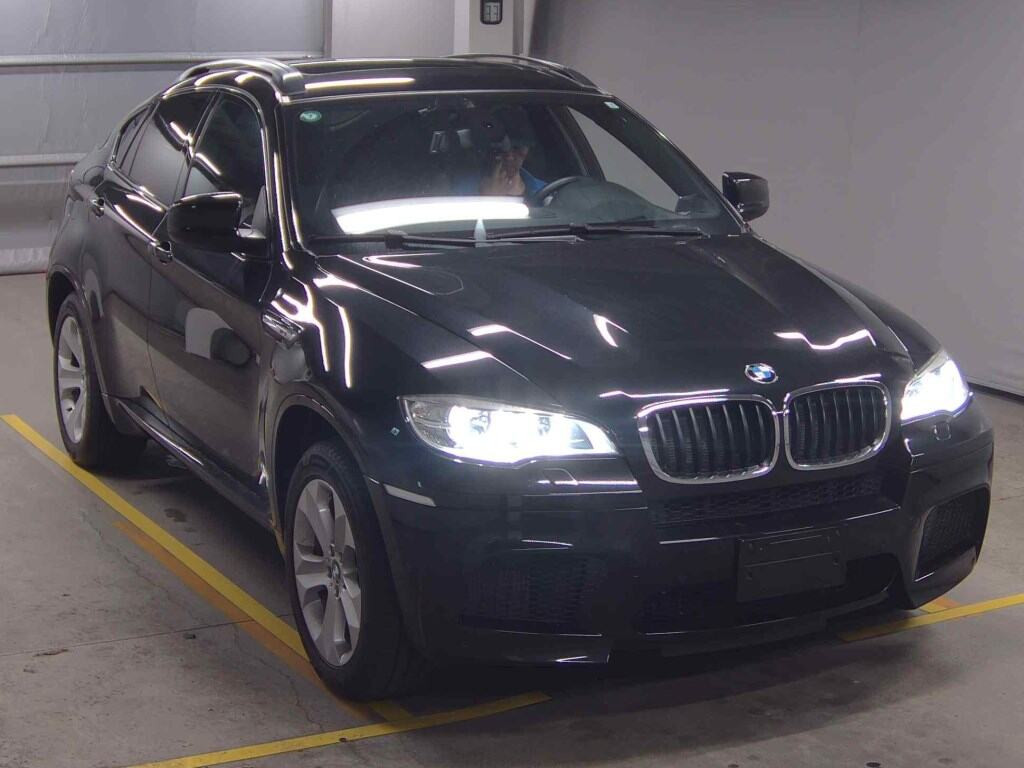 BMW X6 M 2013 z aukcji japońskiej