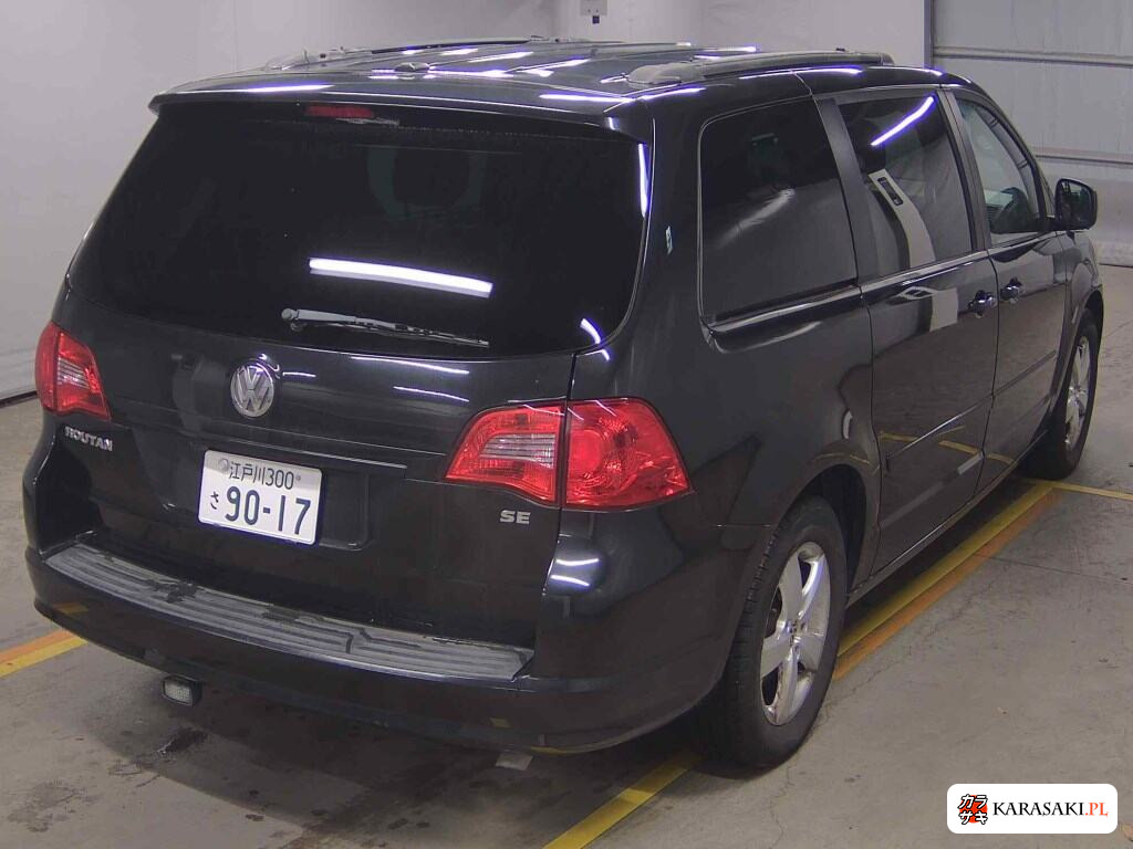 2012 Volkswagen Routan 4