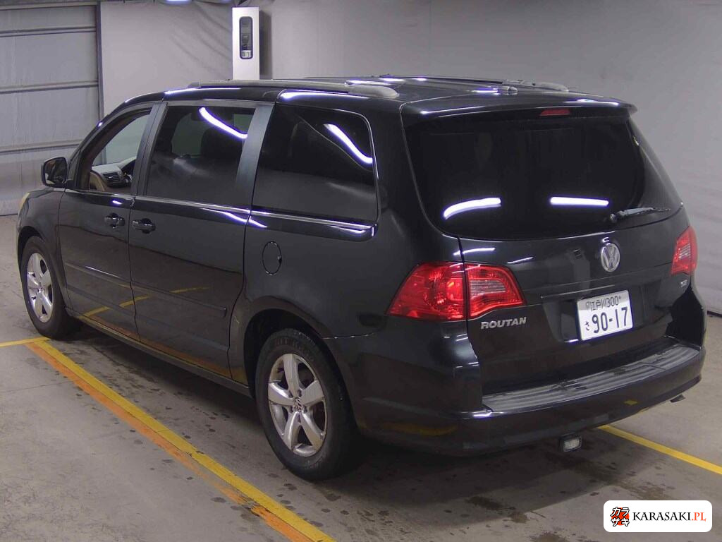 2012 Volkswagen Routan 2
