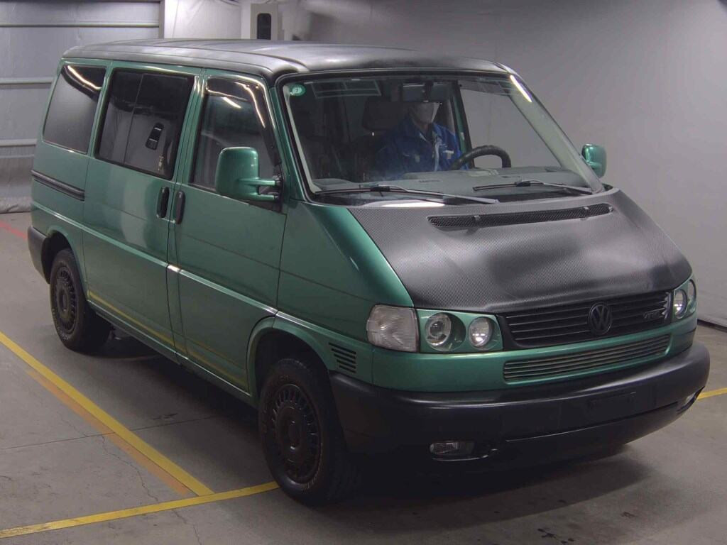 Volkswagen Caravel 2005 z aukcji japońskiej