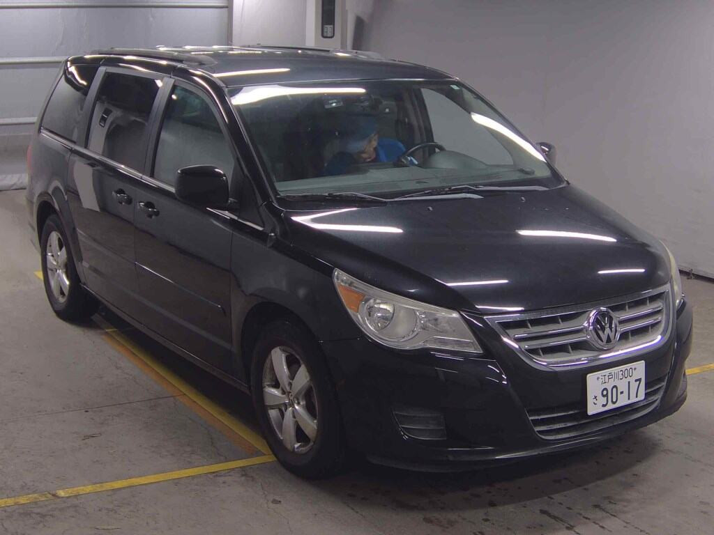 Volkswagen Routan 2012 z aukcji japońskiej