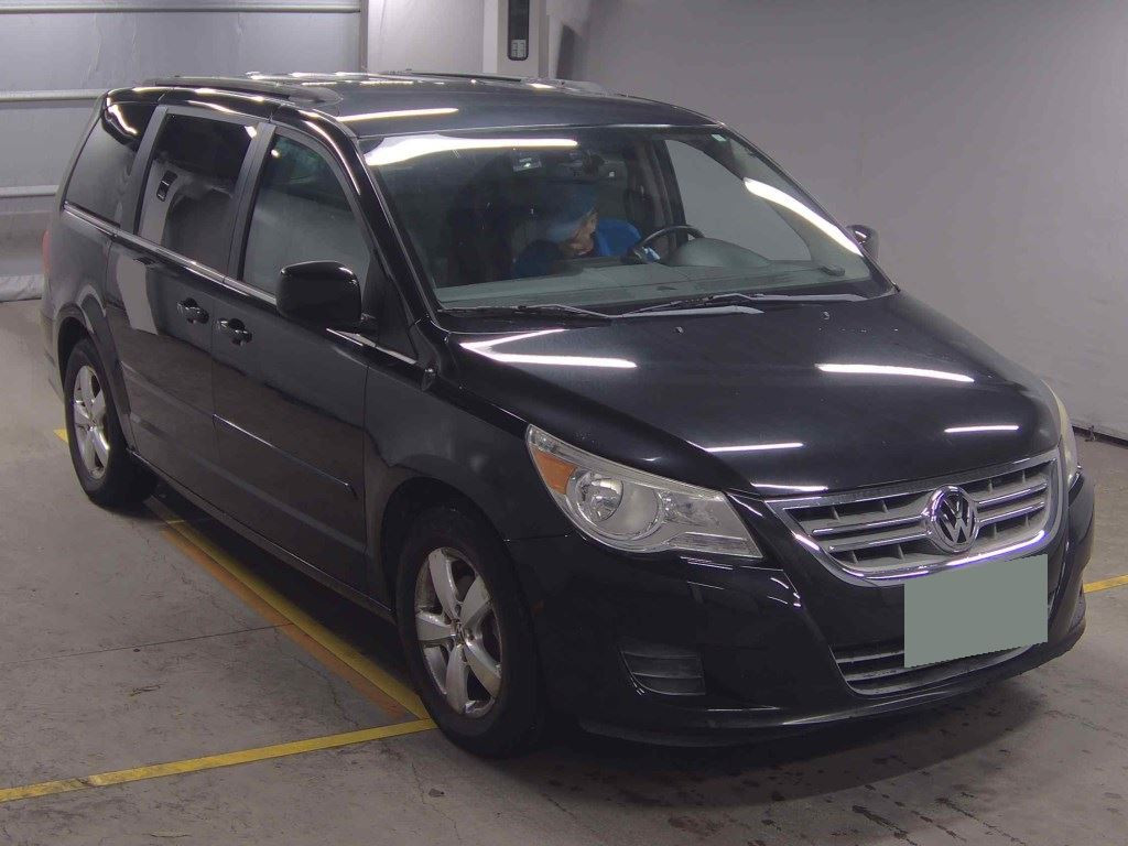 Volkswagen Routan 2012 z aukcji japońskiej