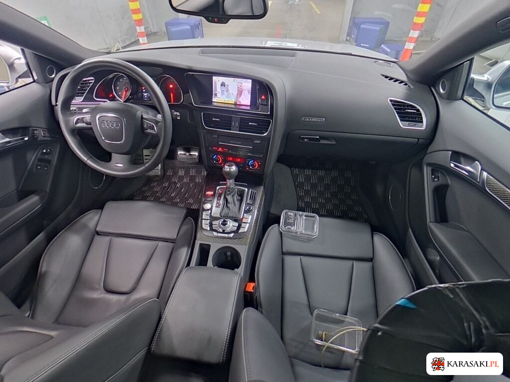2011 Audi RS5 4WD Base Grade 5