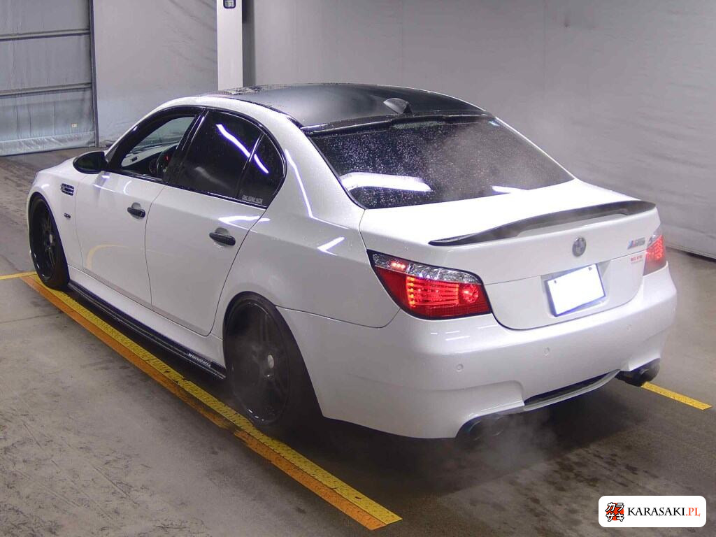 2005 BMW M5 4D 2