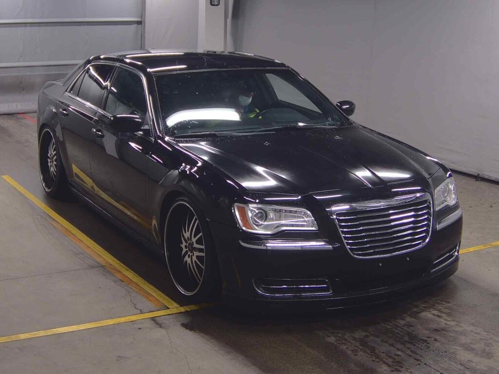 Chrysler 300 2012 z aukcji japońskiej