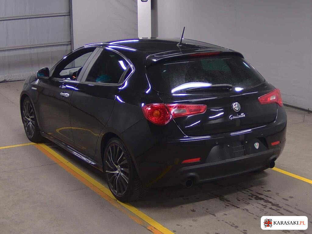 2013 Alfa Romeo Giulietta 5D Quadrifoglio Verde 2