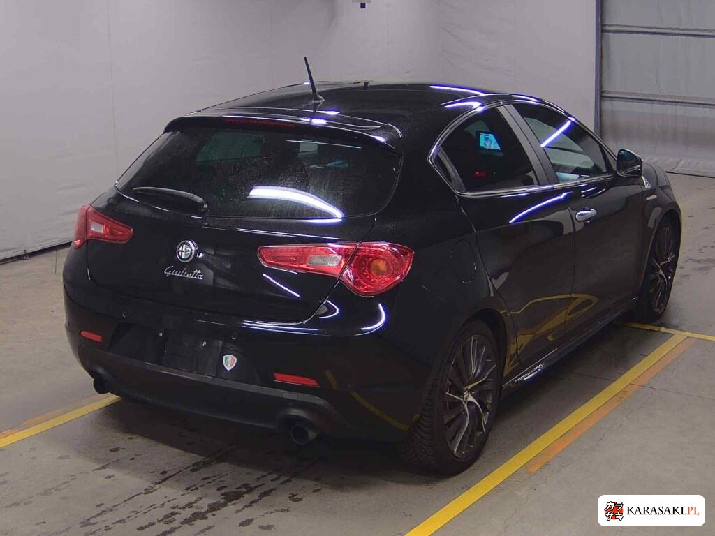 2013 Alfa Romeo Giulietta 5D Quadrifoglio Verde 4