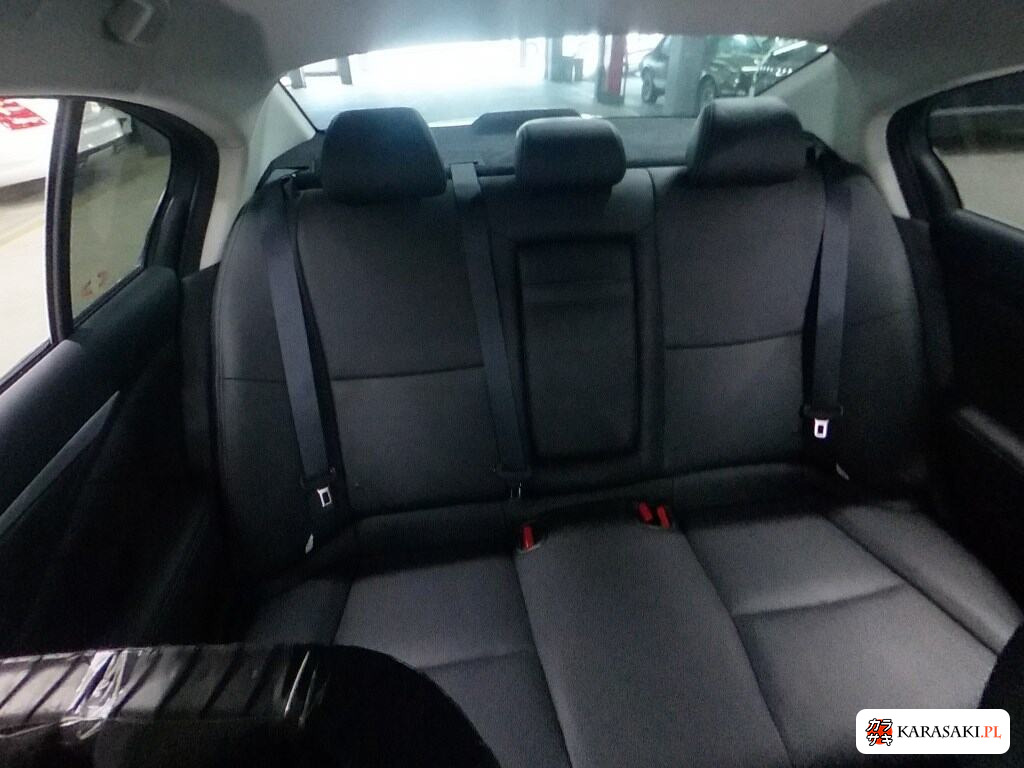Nissan Skyline 2015 z aukcji japońskiej