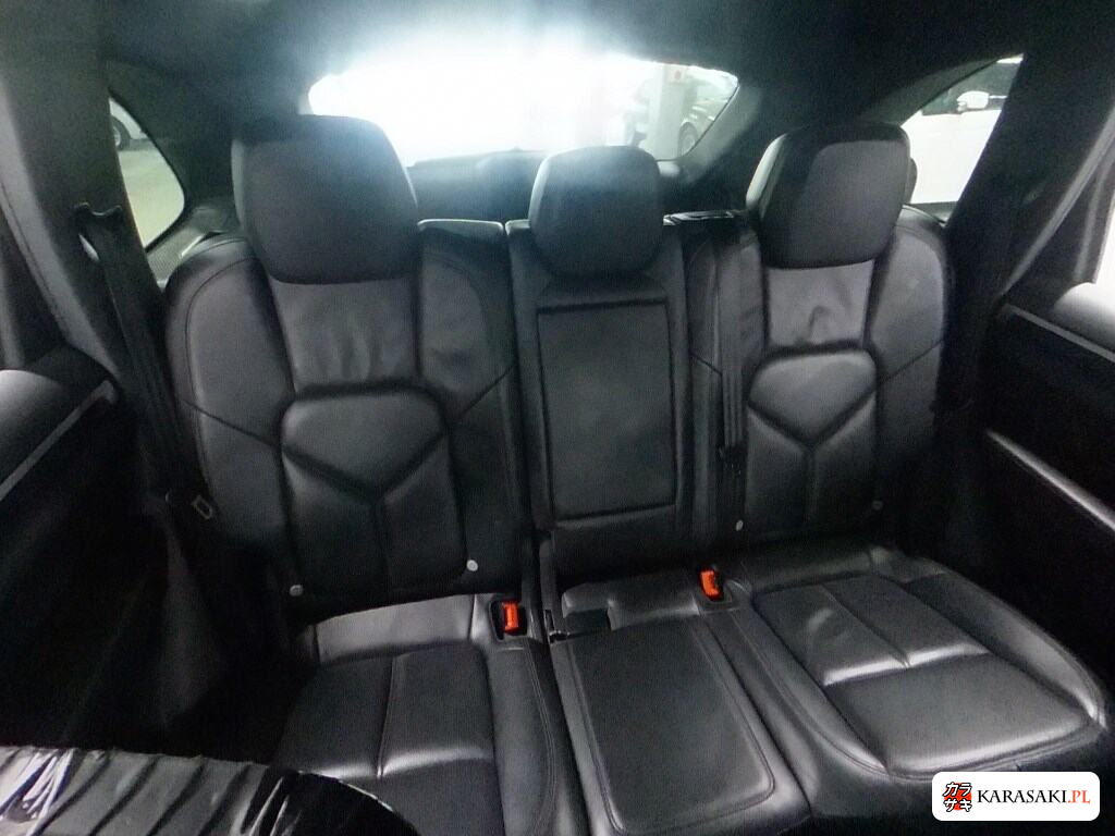 Porsche Cayenne 2011 z aukcji japońskiej