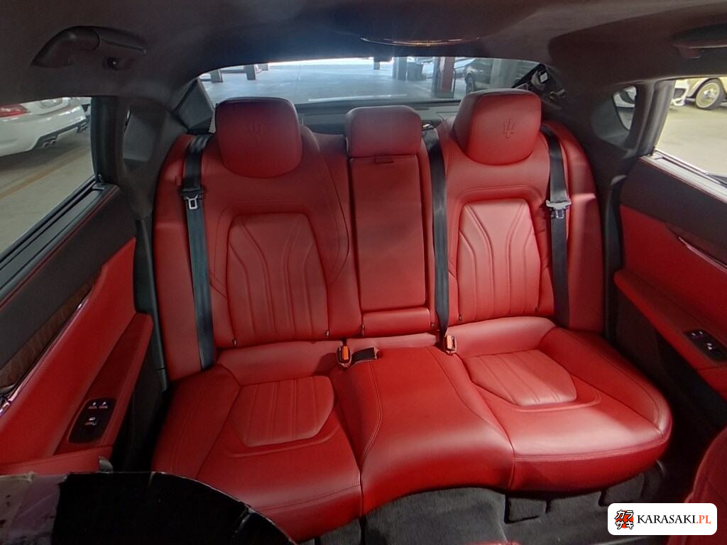 Maserati Quattroporte 2015 z aukcji japońskiej