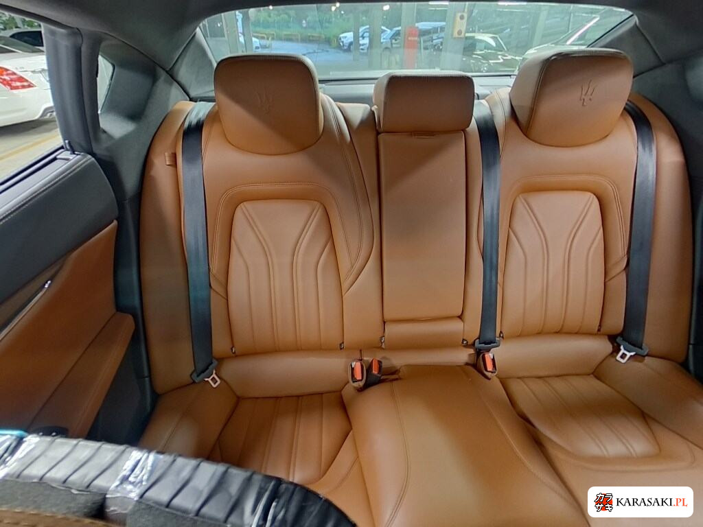 Maserati Quattroporte 2017 z aukcji japońskiej