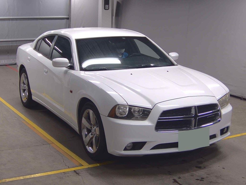 Dodge Charger 2012 z aukcji japońskiej