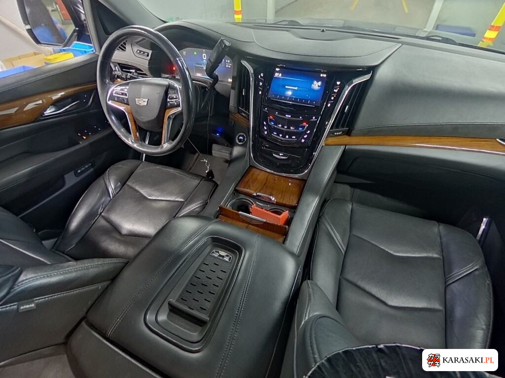 Cadillac Escalade 2019 z aukcji japońskiej