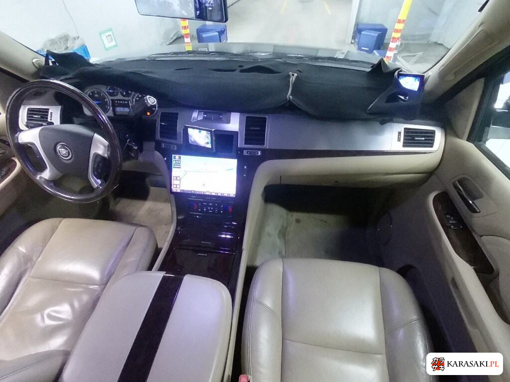 Cadillac Escalade 2010 z aukcji japońskiej