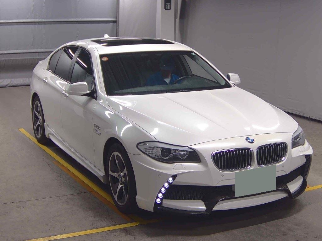 BMW 5 Series 2010 z aukcji japońskiej