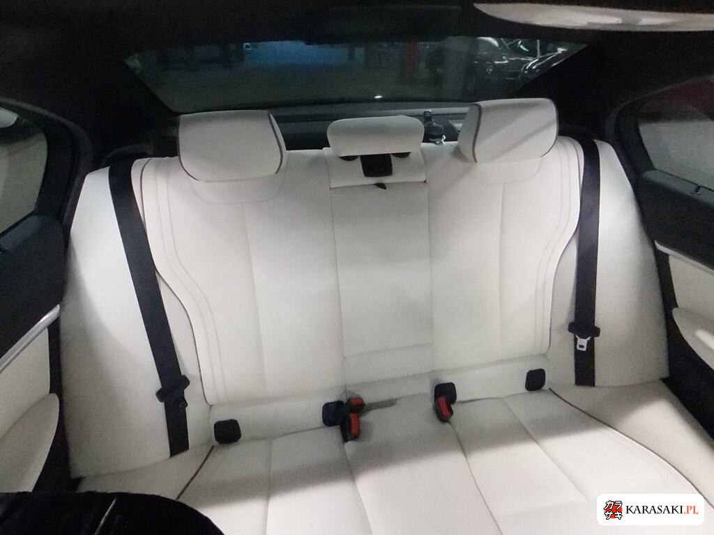 2016 BMW 3 Series 4D 6