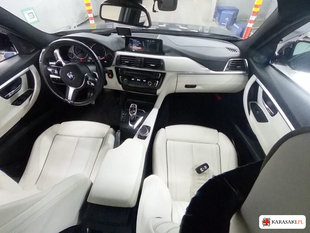 2016 BMW 3 Series 4D 5