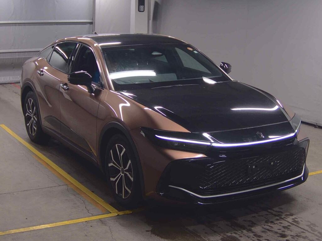 Toyota Crown Crossover 2023 z aukcji japońskiej