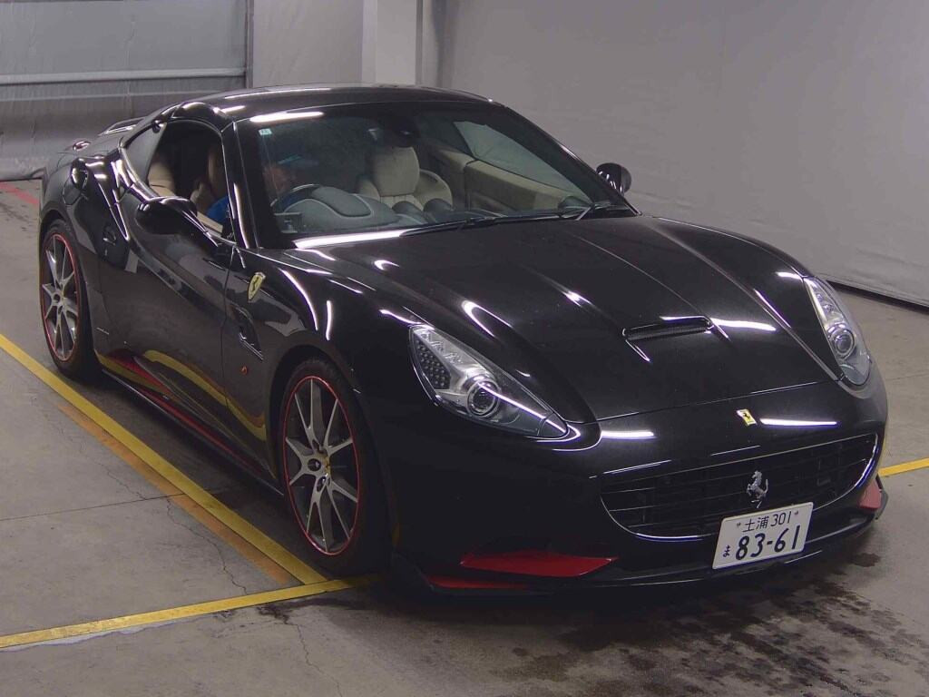 Ferrari California 2010 z aukcji japońskiej