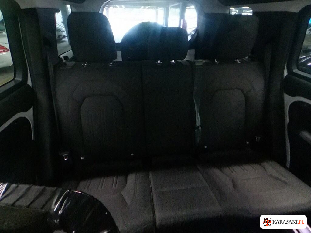 2021 Land Rover Defender 5D 4WD 110 P300 6