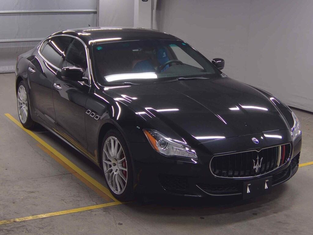 Maserati Quattroporte 2015 z aukcji japońskiej