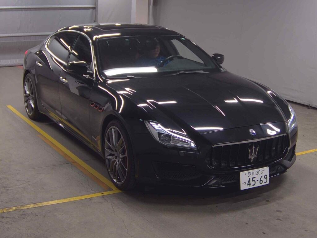 Maserati Quattroporte 2017 z aukcji japońskiej