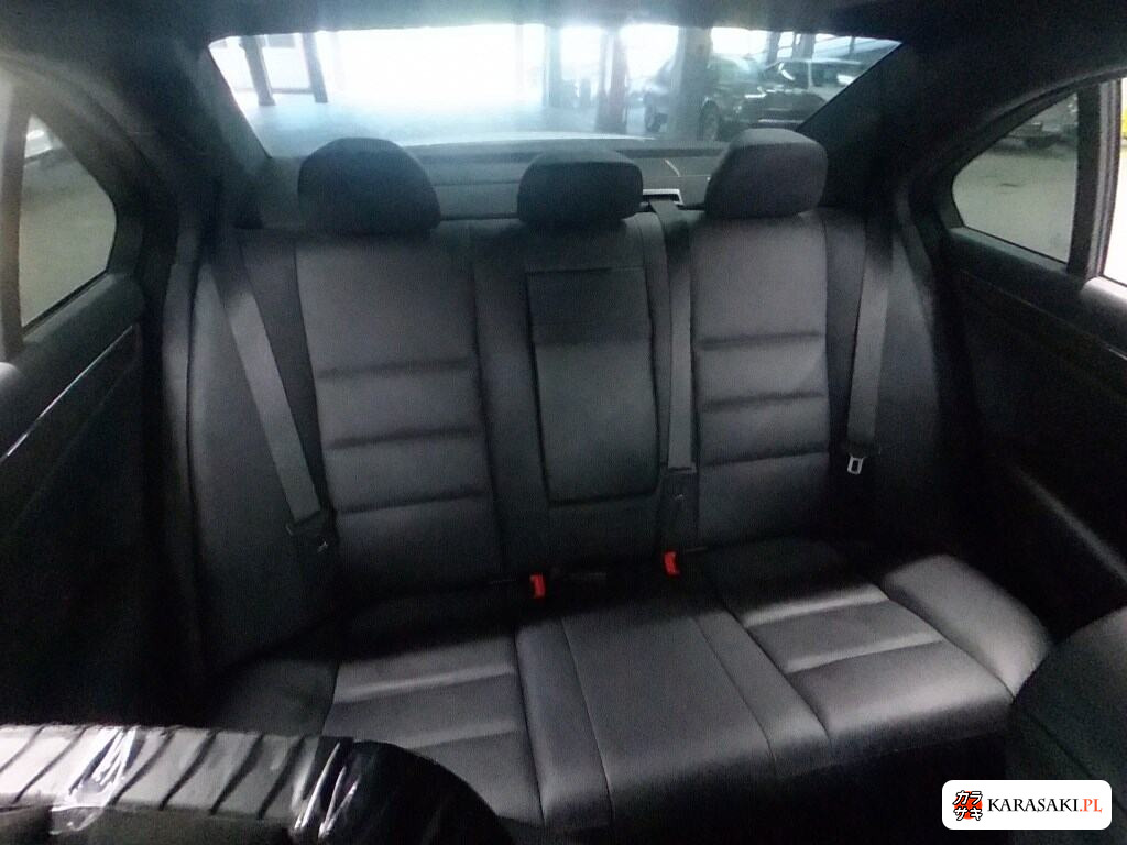 2010 Mercedes-Benz C-Class 4D 6