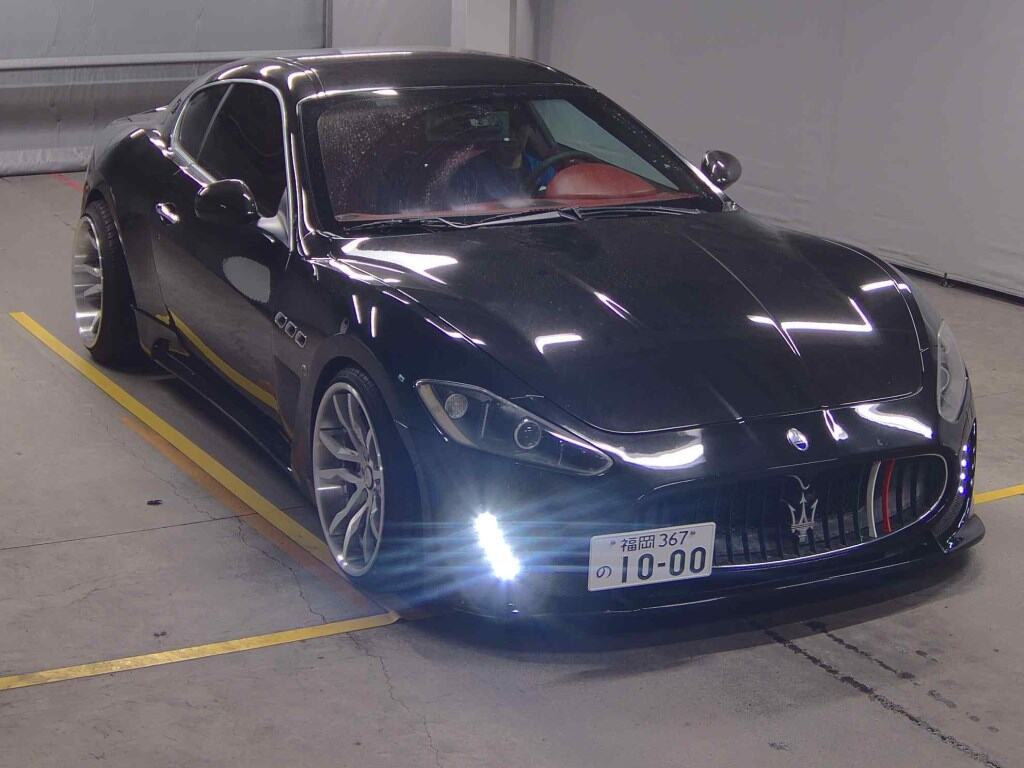 Maserati Granturismo 2009 z aukcji japońskiej