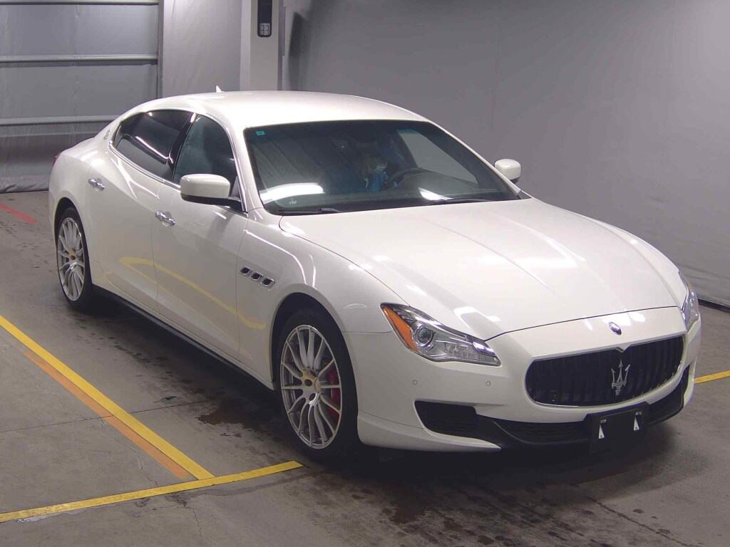 Maserati Quattroporte 2017 z aukcji japońskiej