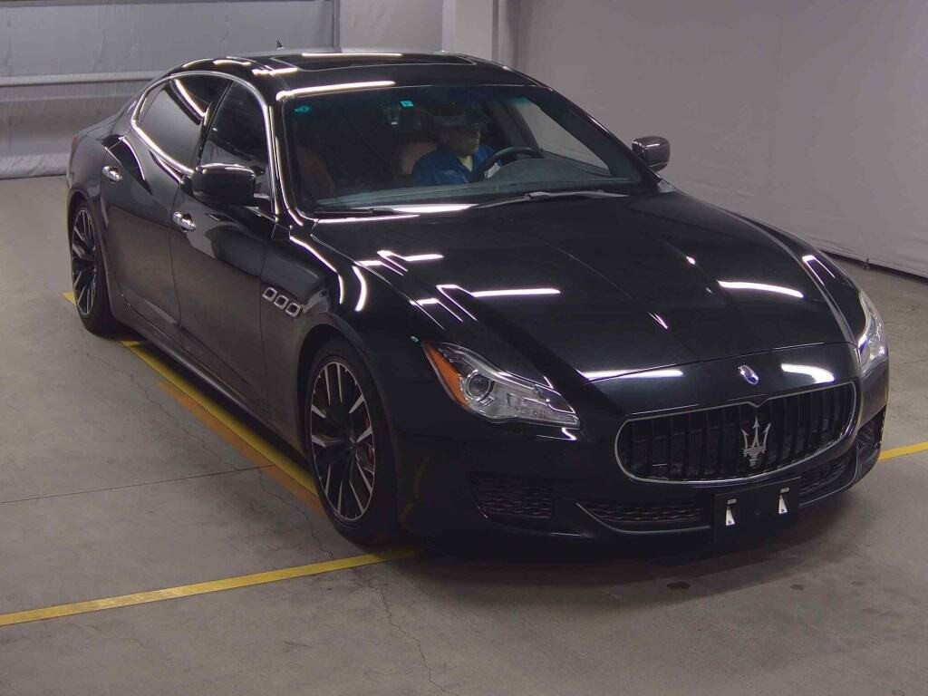 Maserati Quattroporte 2013 z aukcji japońskiej