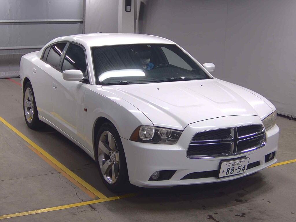 Dodge Charger 2012 z aukcji japońskiej