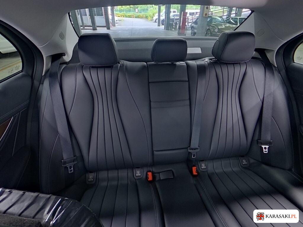 2018 Mercedes-Benz E-Class 4D 4WD 6