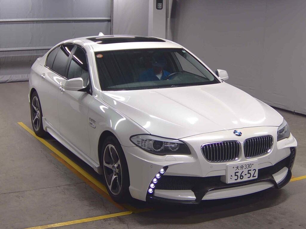 BMW 5 Series 2010 z aukcji japońskiej