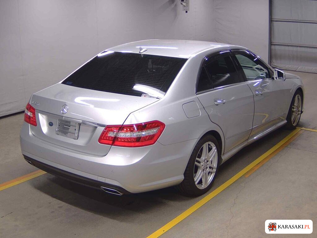 2009 Mercedes-Benz E-Class 4D 4