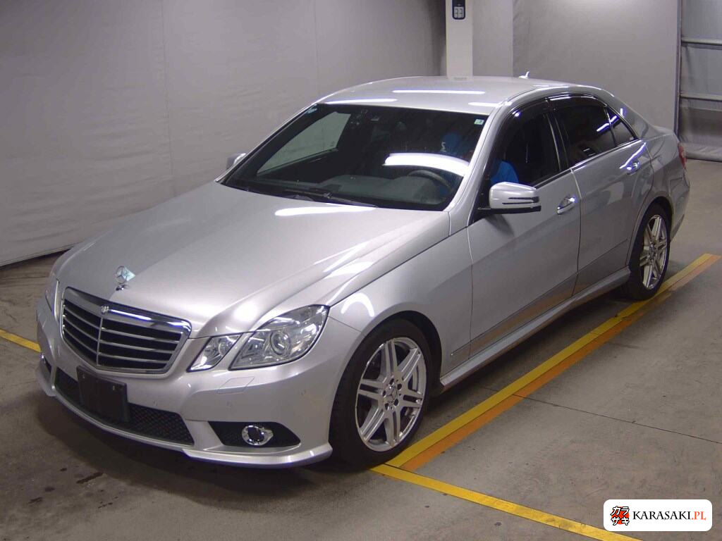2009 Mercedes-Benz E-Class 4D 3