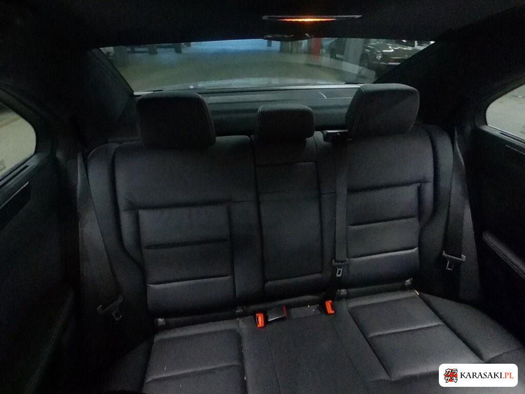 2009 Mercedes-Benz E-Class 4D 6