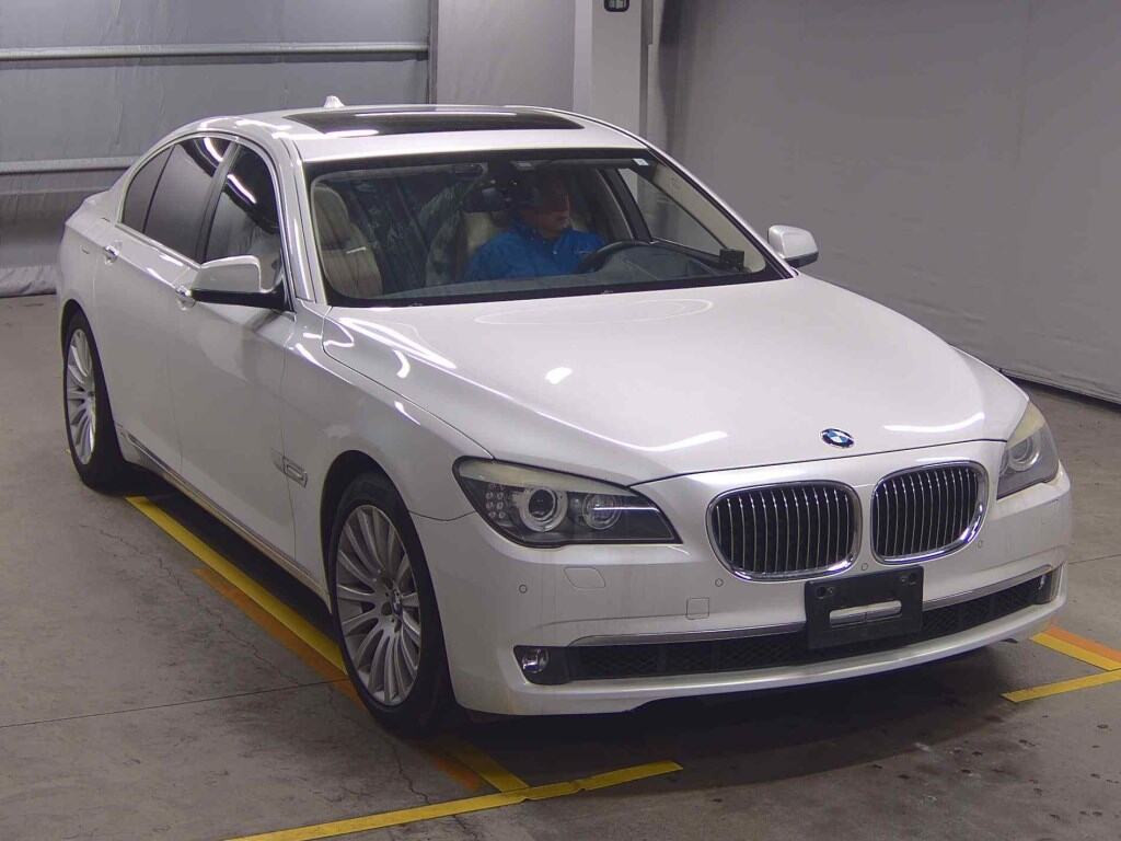 BMW 7 Series 2009 z aukcji japońskiej