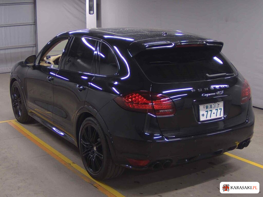 2014 Porsche Cayenne 4WD GTS 2