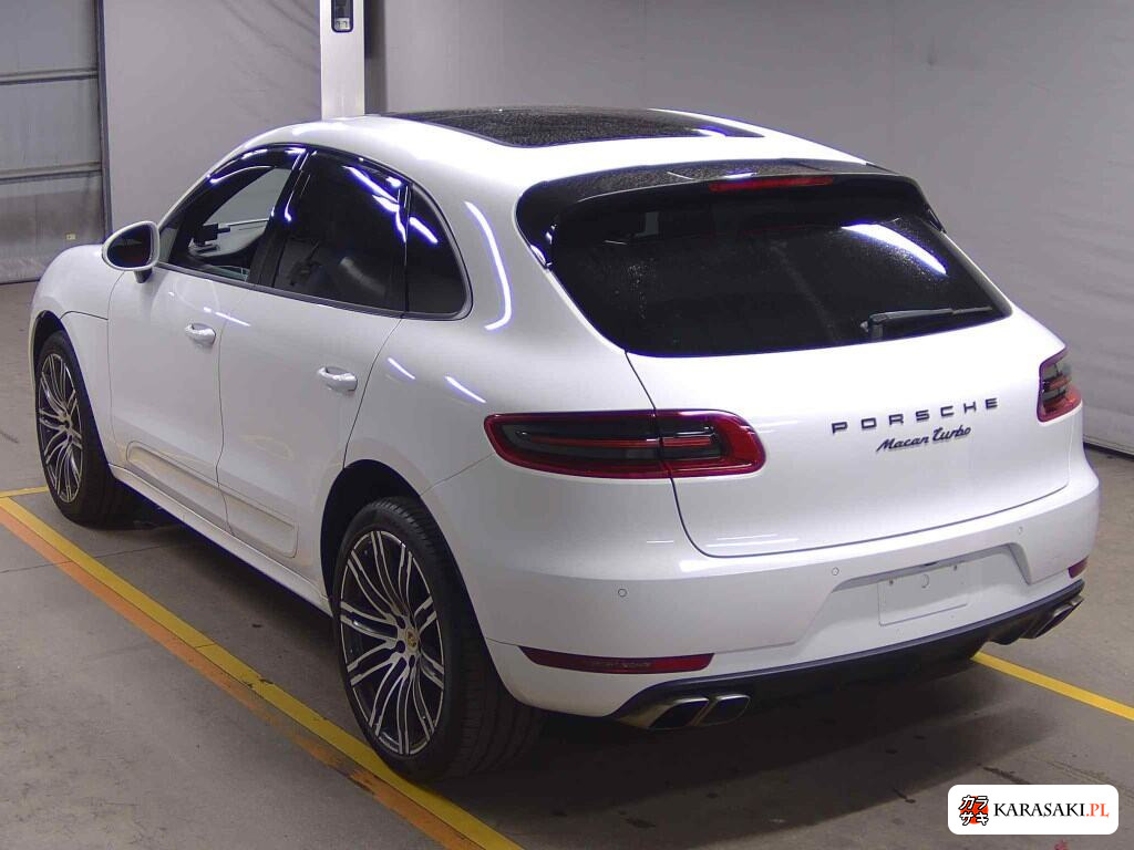 2015 Porsche Macan 4WD Turbo 2