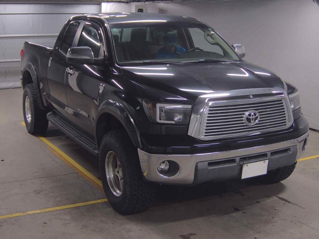 America Toyota Tundra 2011 z aukcji japońskiej