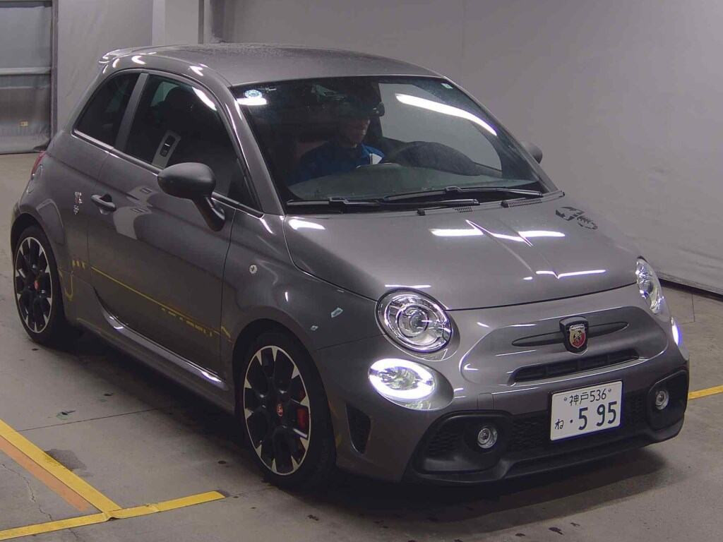 Abarth 595 2021 z aukcji japońskiej