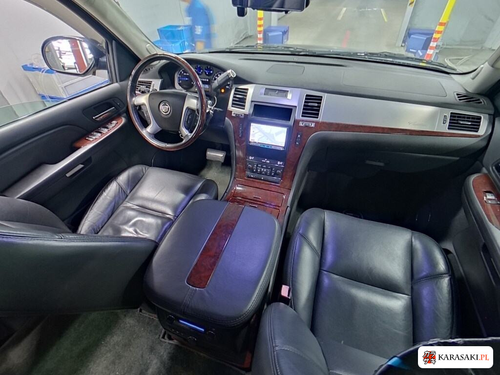 2009 Cadillac Escalade 4WD Base Grade 5